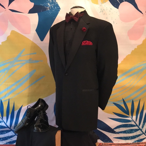 Perry Ellis Tuxedo Coat - Picture 15 of 17